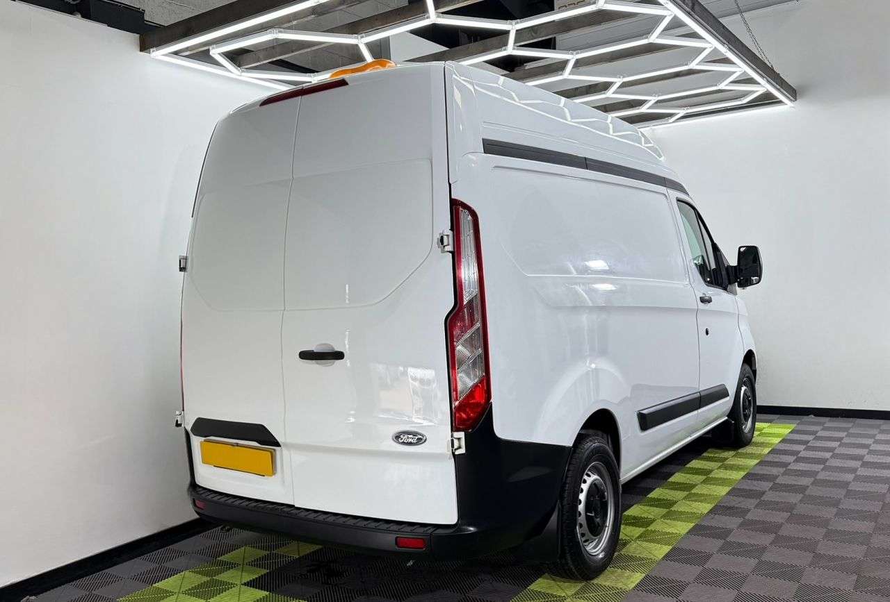 A 2018 FORD TRANSIT CUSTOM 2.0 300 EcoBlue Panel Van 5dr Diesel Manual L1 H2 Euro 6 (105 ps) A 2018 FORD TRANSIT CUSTOM 2.0 300 EcoBlue Panel Van 5dr Diesel Manual L1 H2 Euro 6 (105 ps)