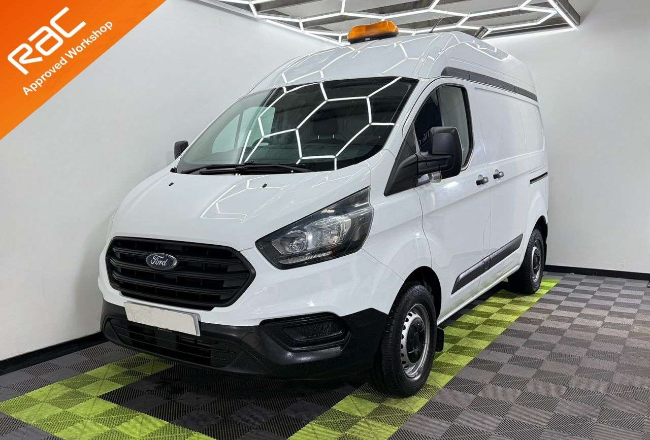 A 2018 FORD TRANSIT CUSTOM 2.0 300 EcoBlue Panel Van 5dr Diesel Manual L1 H2 Euro 6 (105 ps) A 2018 FORD TRANSIT CUSTOM 2.0 300 EcoBlue Panel Van 5dr Diesel Manual L1 H2 Euro 6 (105 ps)