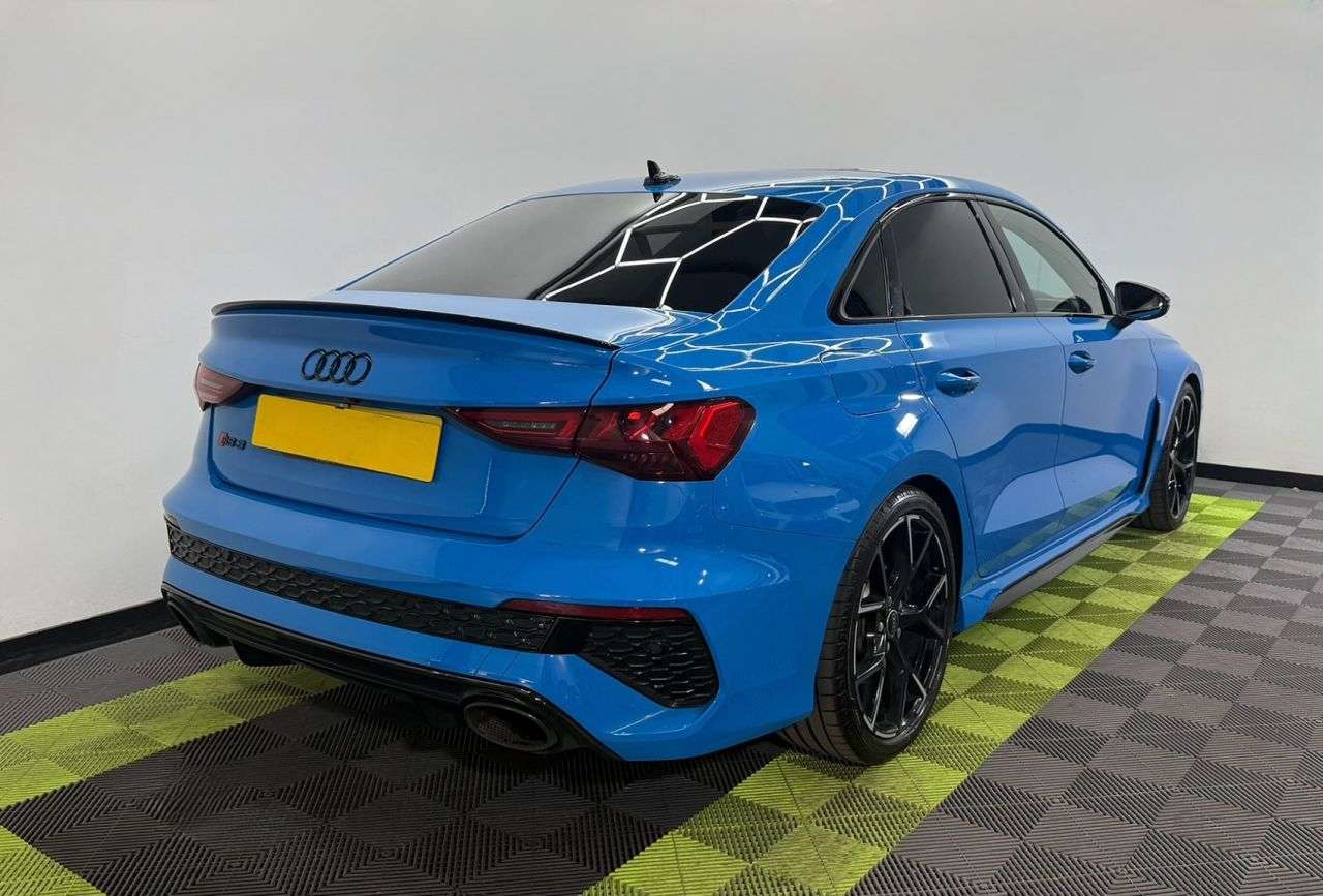 null AUDI RS3 null AUDI RS3