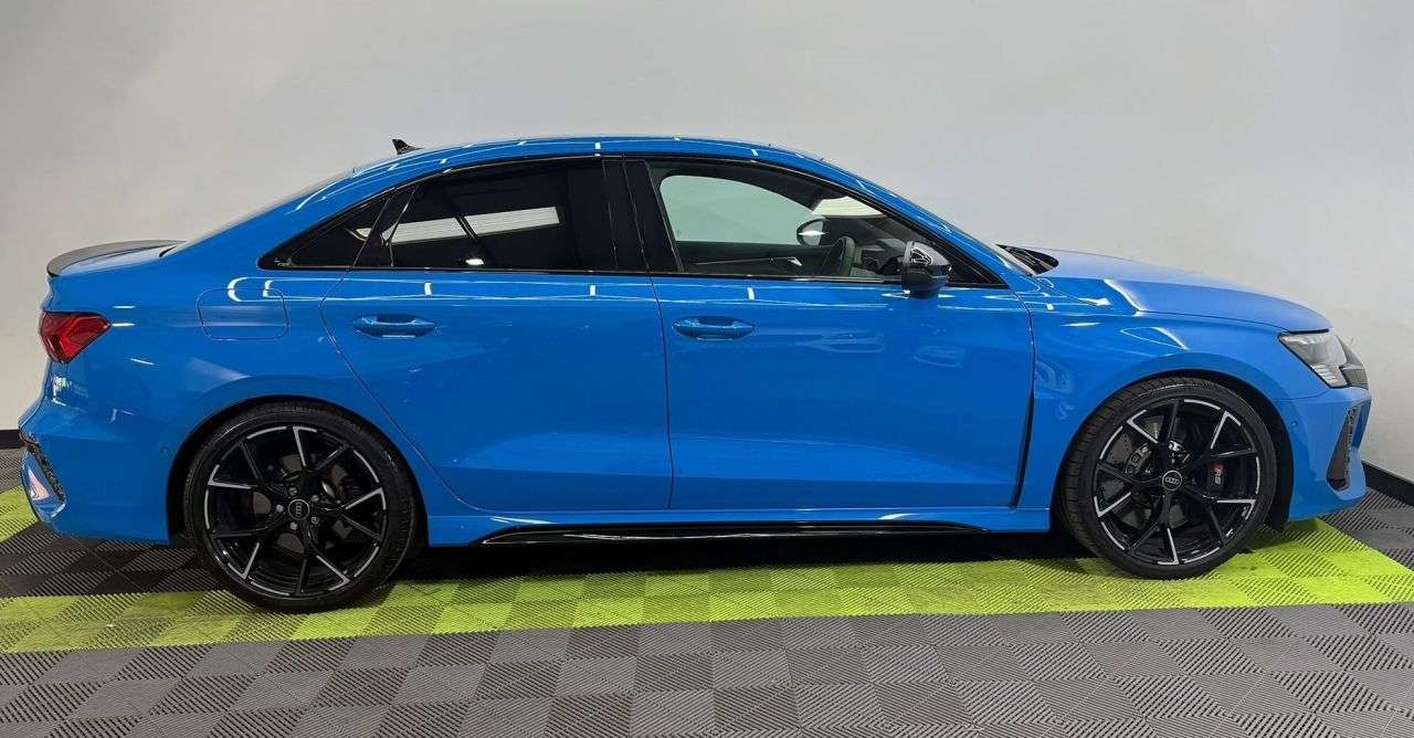 null AUDI RS3 null AUDI RS3