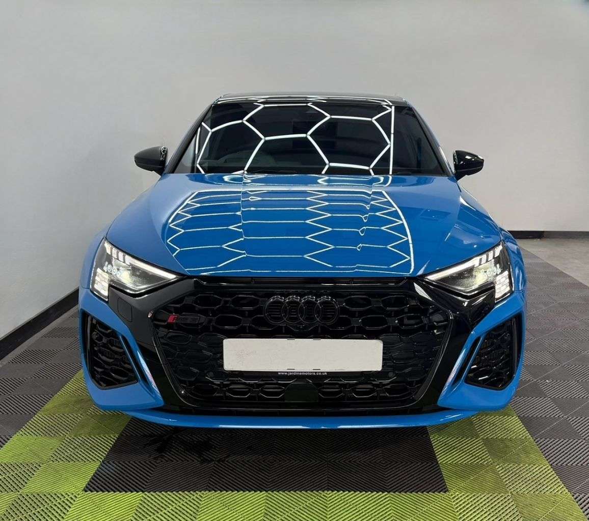 null AUDI RS3 null AUDI RS3