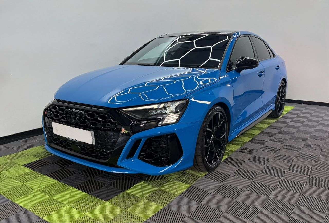 null AUDI RS3 null AUDI RS3