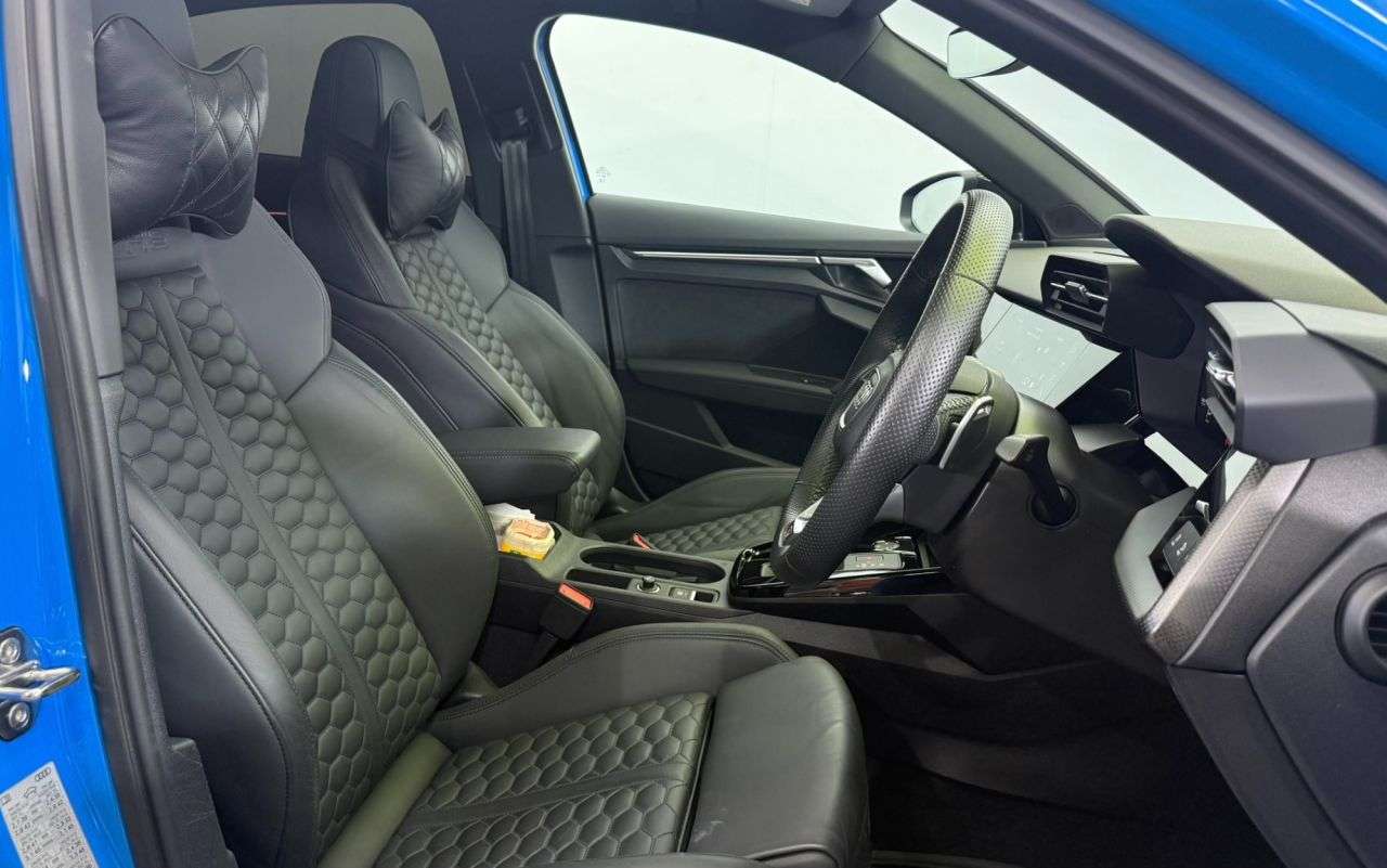 null AUDI RS3 null AUDI RS3