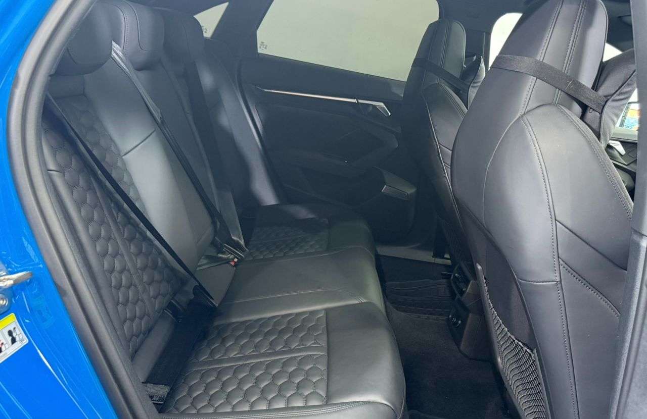 null AUDI RS3 null AUDI RS3