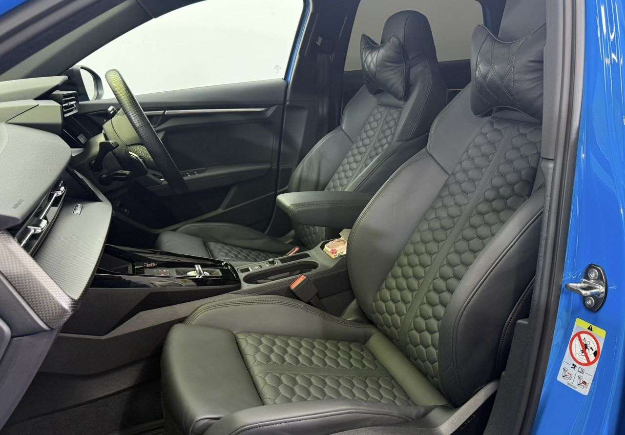 null AUDI RS3 null AUDI RS3