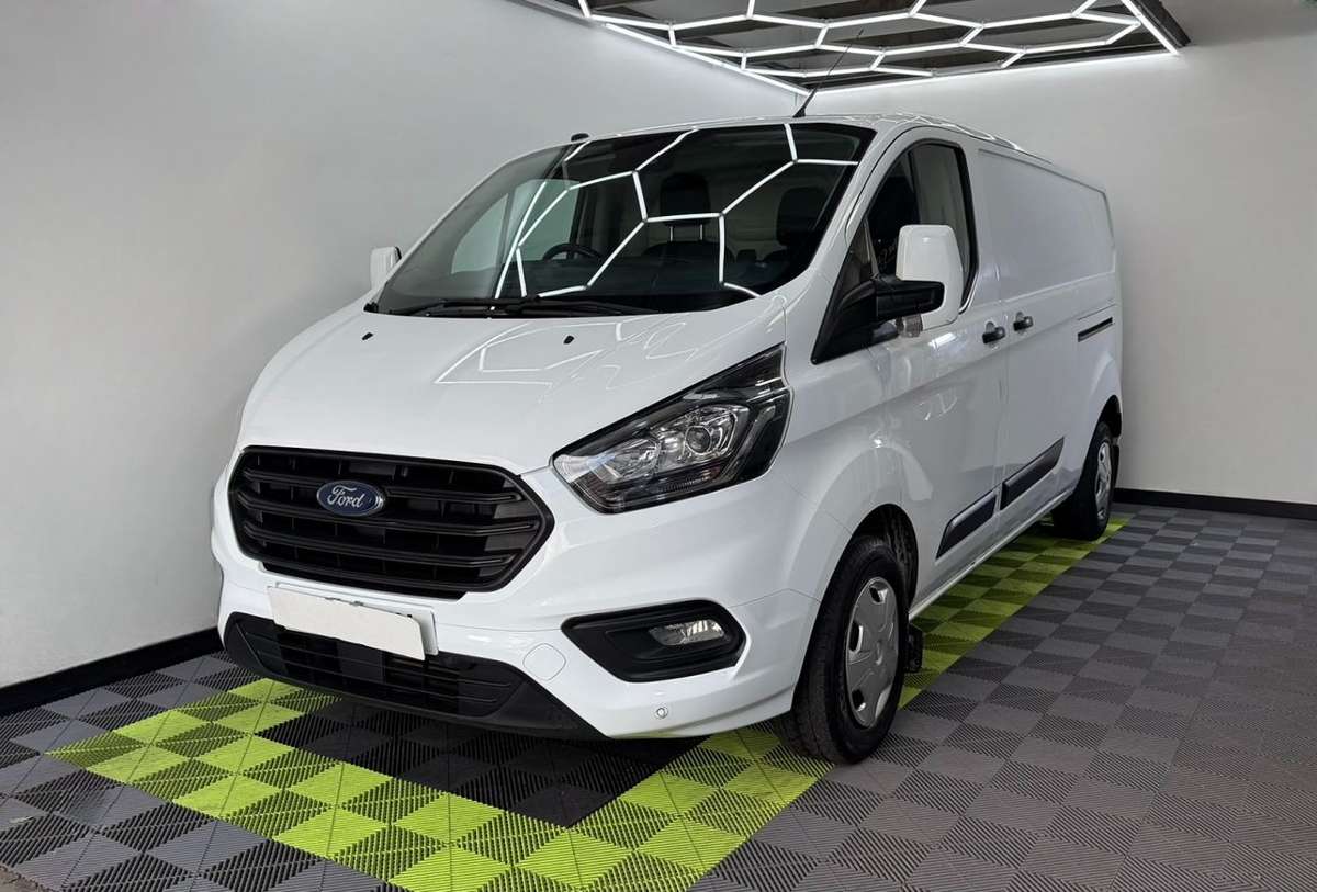 Check out this Ford Transit Custom 2019 Diesel Manual