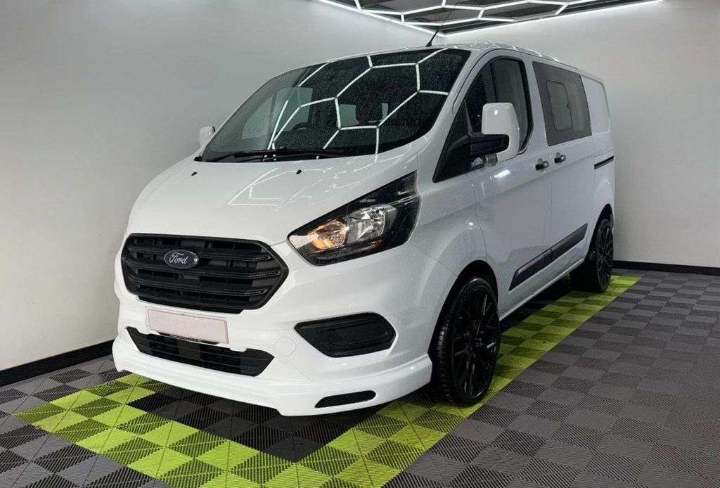 A 2018 FORD TRANSIT CUSTOM 2.0 300 EcoBlue Crew Van Double Cab 5dr Diesel Manual L1 H1 Euro 6 (6 Seat) A 2018 FORD TRANSIT CUSTOM 2.0 300 EcoBlue Crew Van Double Cab 5dr Diesel Manual L1 H1 Euro 6 (6 Seat)
