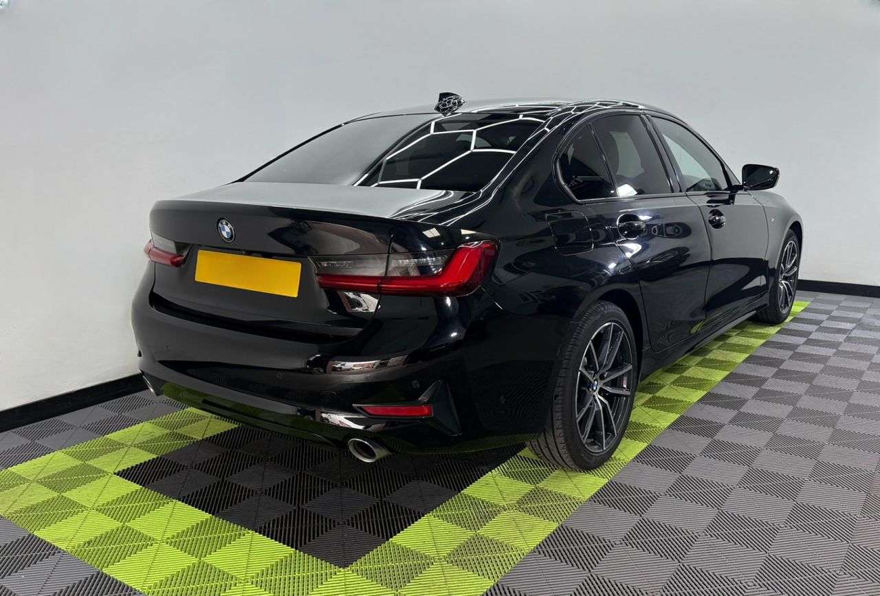 A 2021 BMW 3 SERIES 2.0 330e 12kWh Sport Pro Saloon 4dr Petrol Plug-in Hybrid Auto Euro 6 (s/s) A 2021 BMW 3 SERIES 2.0 330e 12kWh Sport Pro Saloon 4dr Petrol Plug-in Hybrid Auto Euro 6 (s/s)