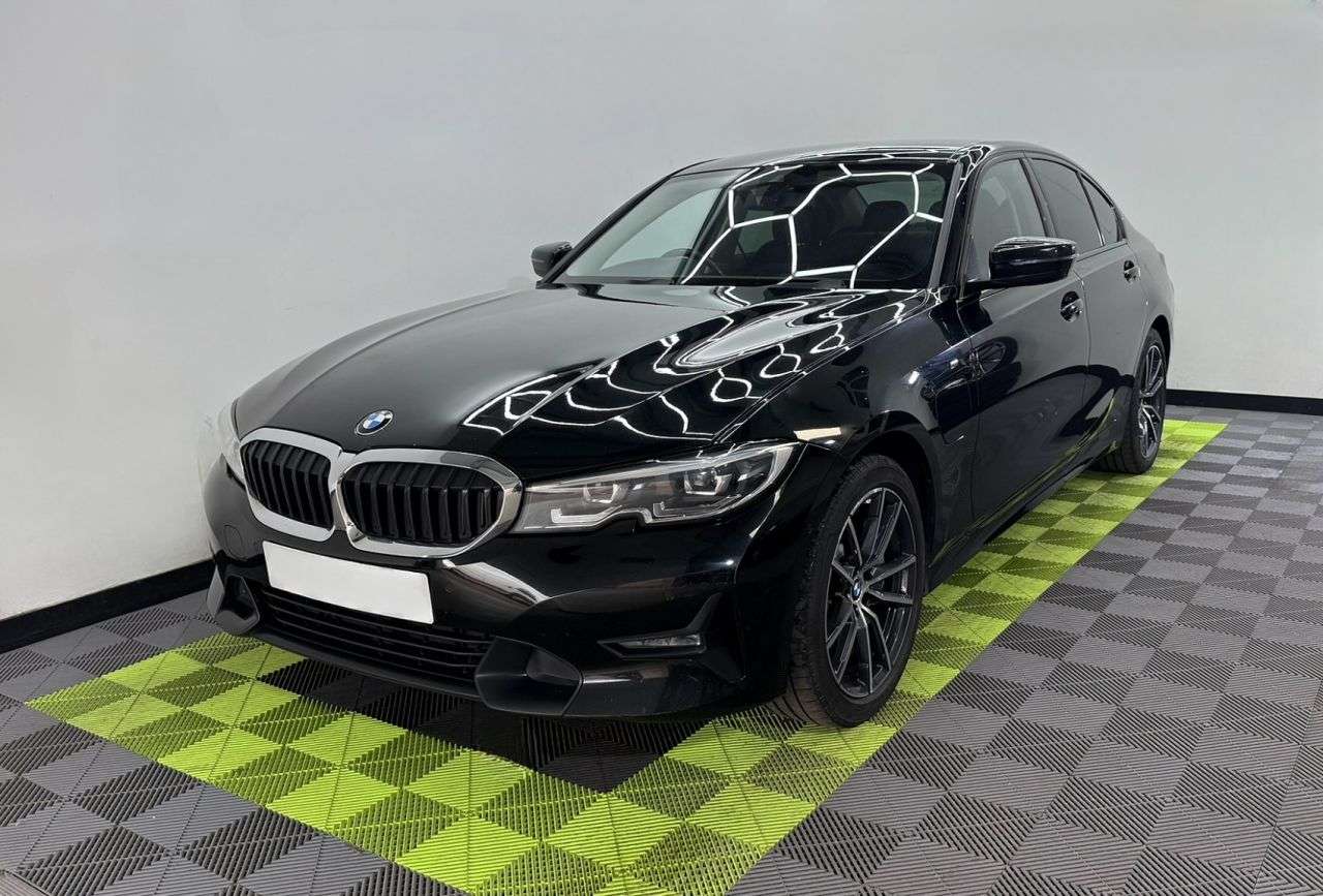 A 2021 BMW 3 SERIES 2.0 330e 12kWh Sport Pro Saloon 4dr Petrol Plug-in Hybrid Auto Euro 6 (s/s) A 2021 BMW 3 SERIES 2.0 330e 12kWh Sport Pro Saloon 4dr Petrol Plug-in Hybrid Auto Euro 6 (s/s)