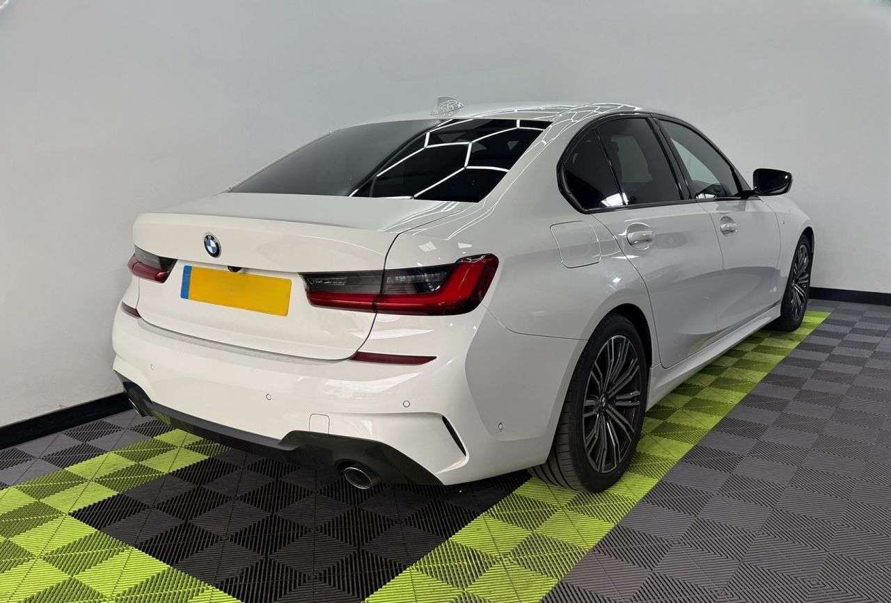 A 2020 BMW 3 SERIES 2.0 318d M Sport Saloon 4dr Diesel Auto Euro 6 (s/s) (150 ps) A 2020 BMW 3 SERIES 2.0 318d M Sport Saloon 4dr Diesel Auto Euro 6 (s/s) (150 ps)