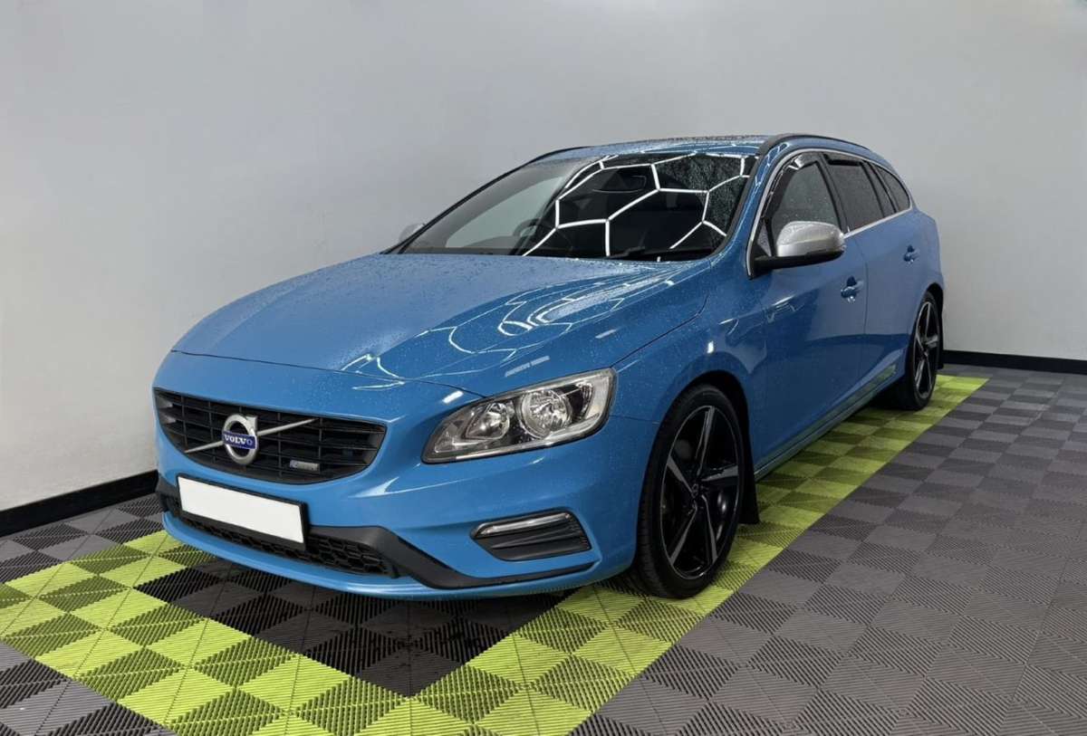 Check out this Volvo V60 2014 Diesel Manual