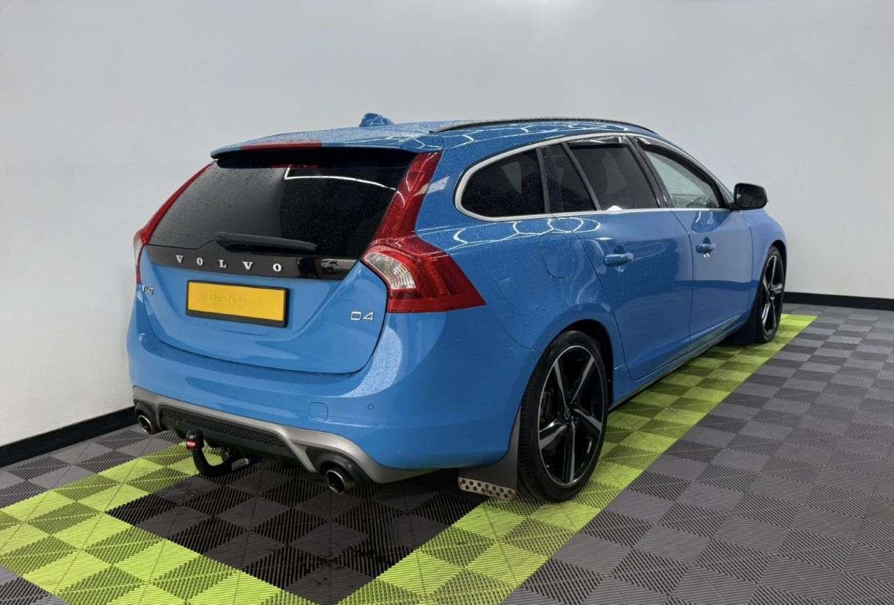 2014 VOLVO V60 2014 VOLVO V60