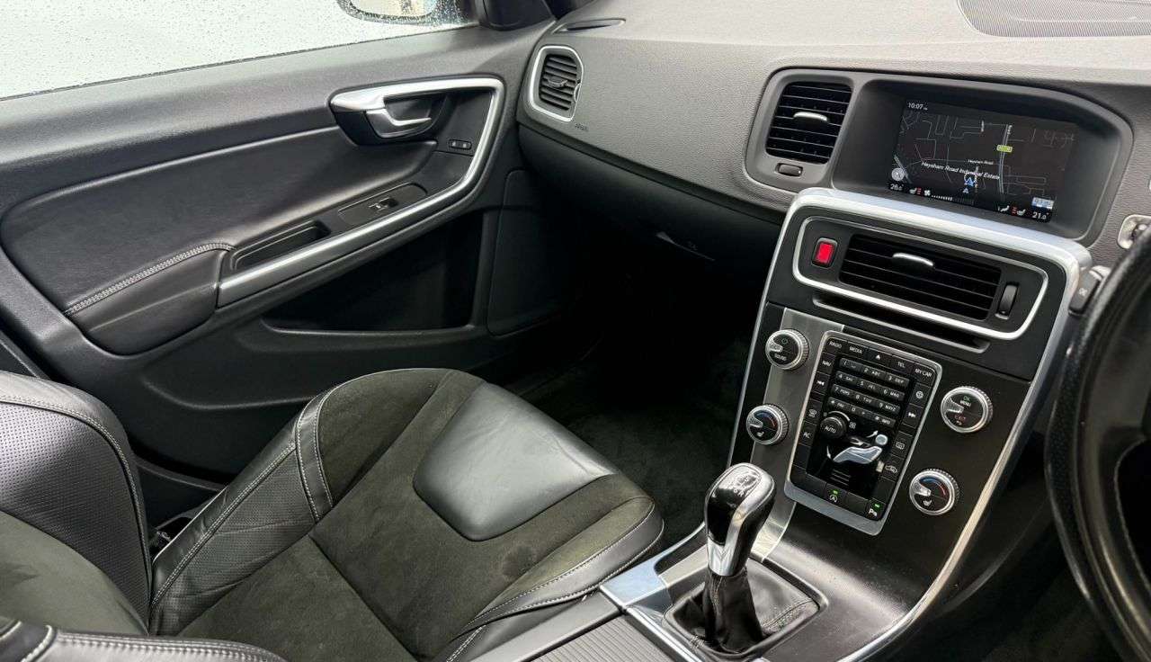 2014 VOLVO V60 2014 VOLVO V60