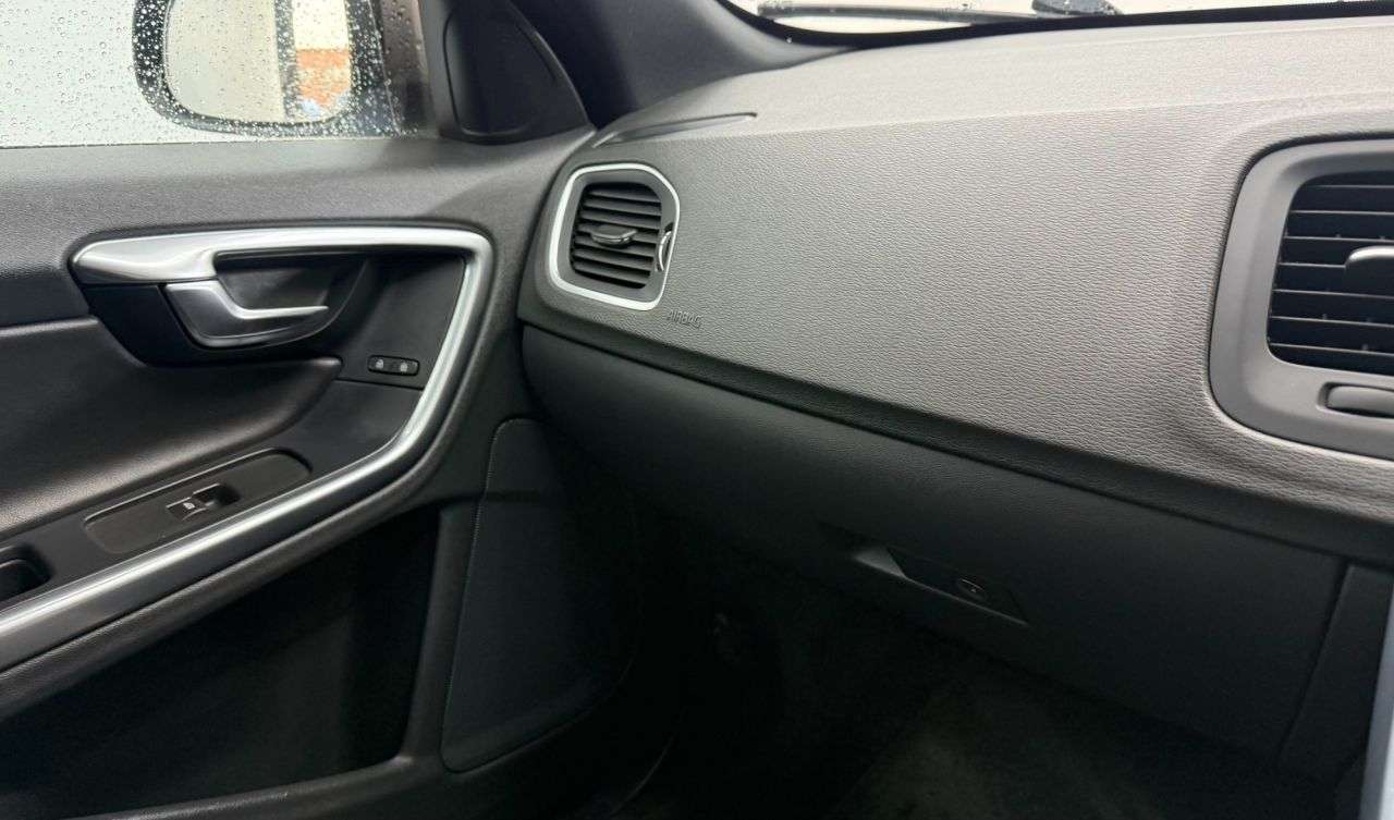 2014 VOLVO V60 2014 VOLVO V60