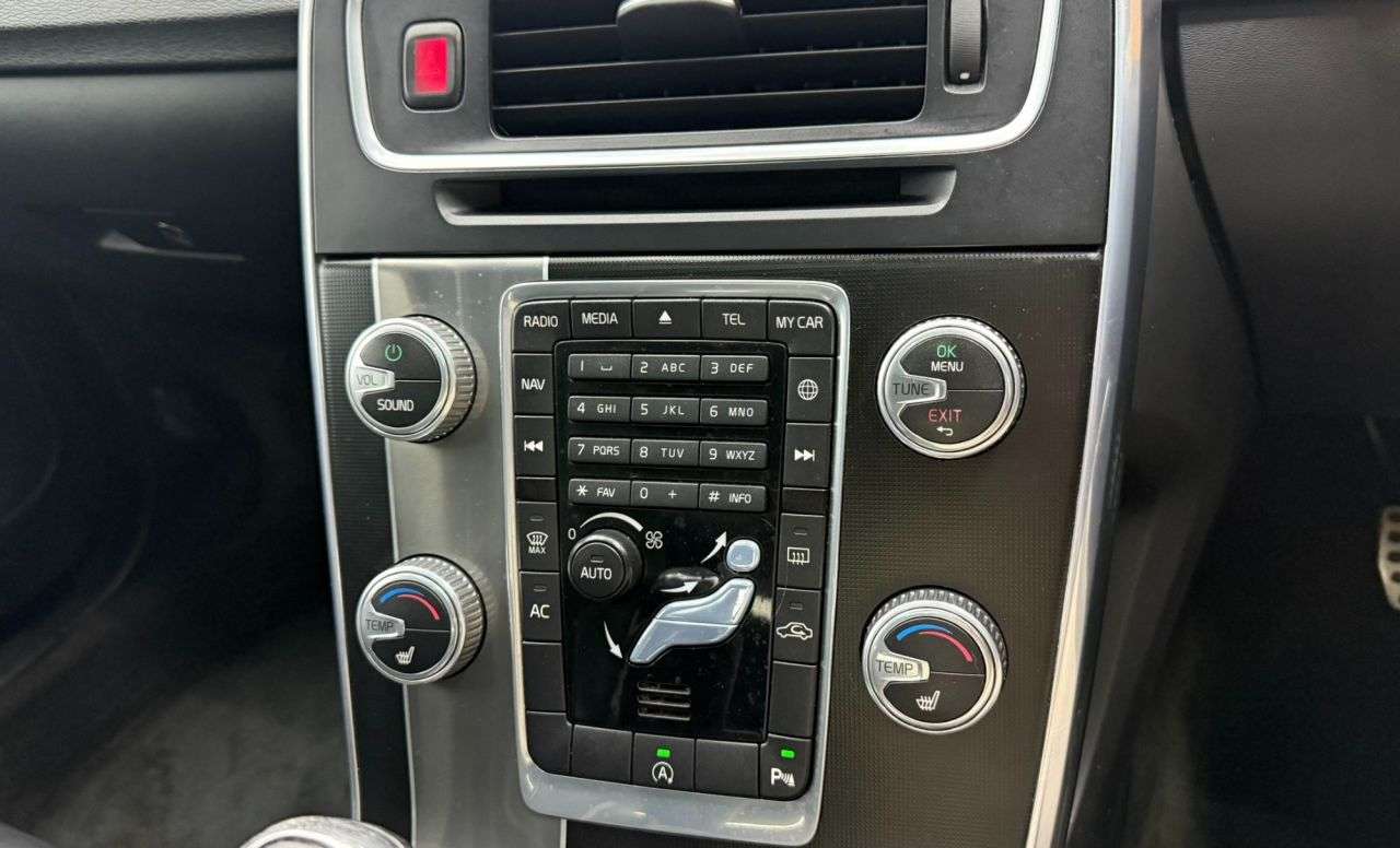 2014 VOLVO V60 2014 VOLVO V60