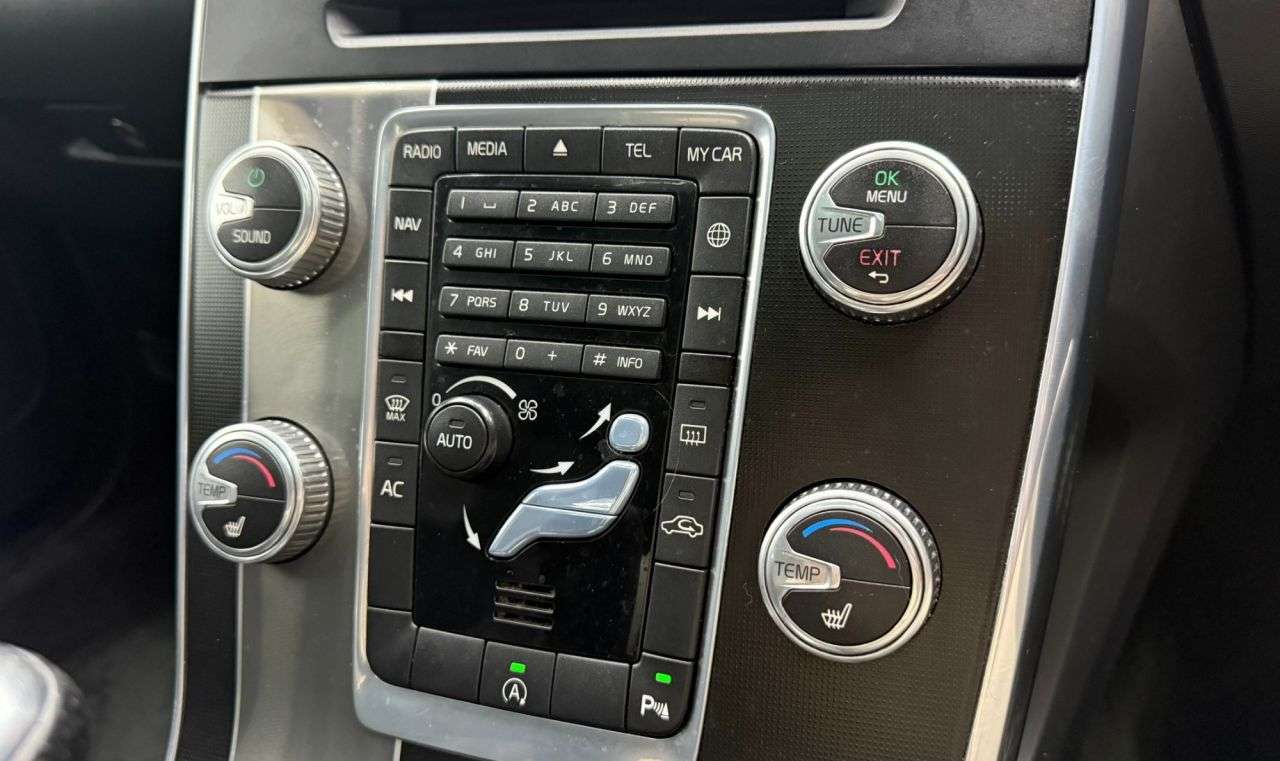 2014 VOLVO V60 2014 VOLVO V60