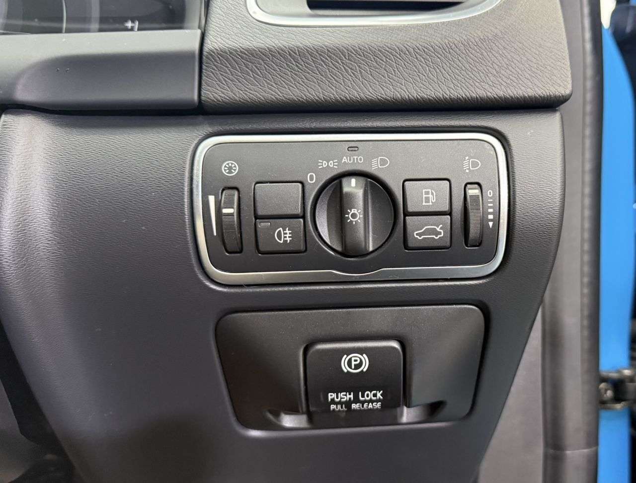 2014 VOLVO V60 2014 VOLVO V60