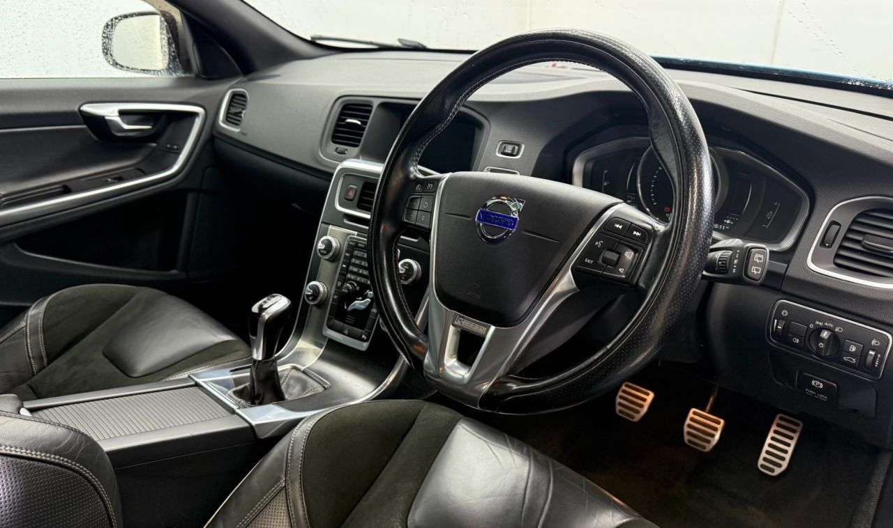 2014 VOLVO V60 2014 VOLVO V60