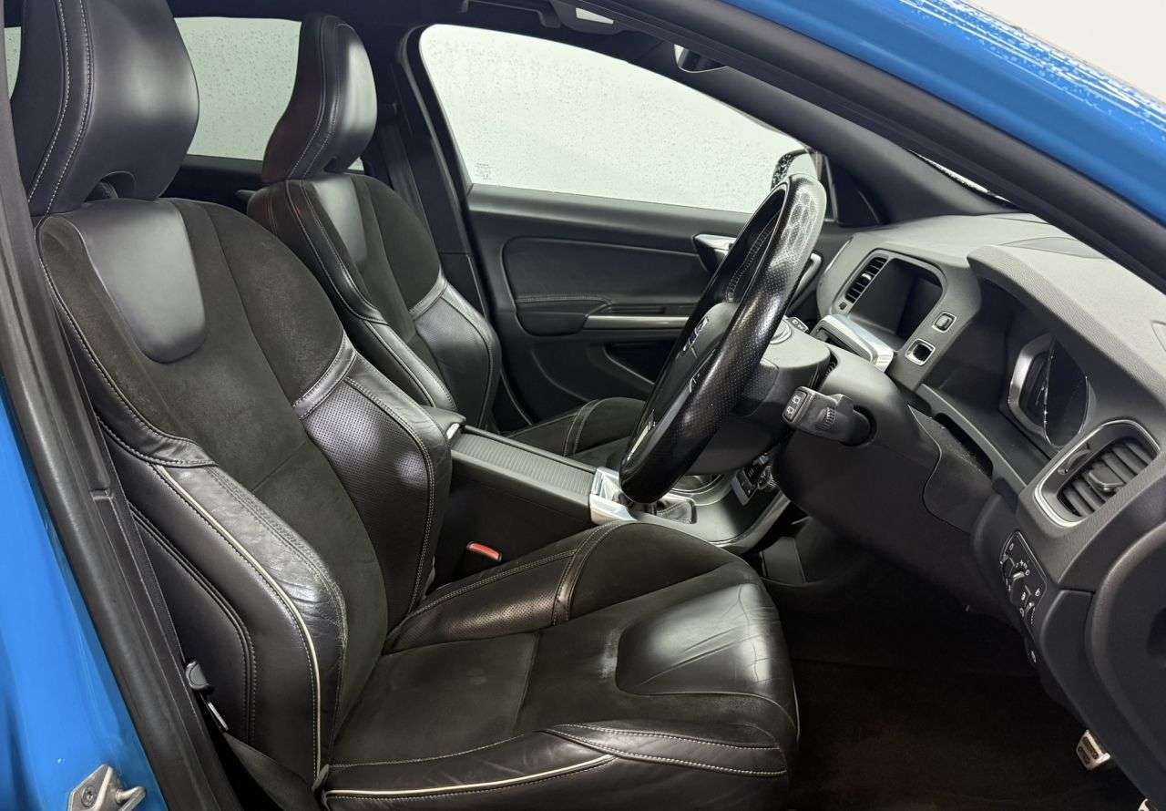 2014 VOLVO V60 2014 VOLVO V60