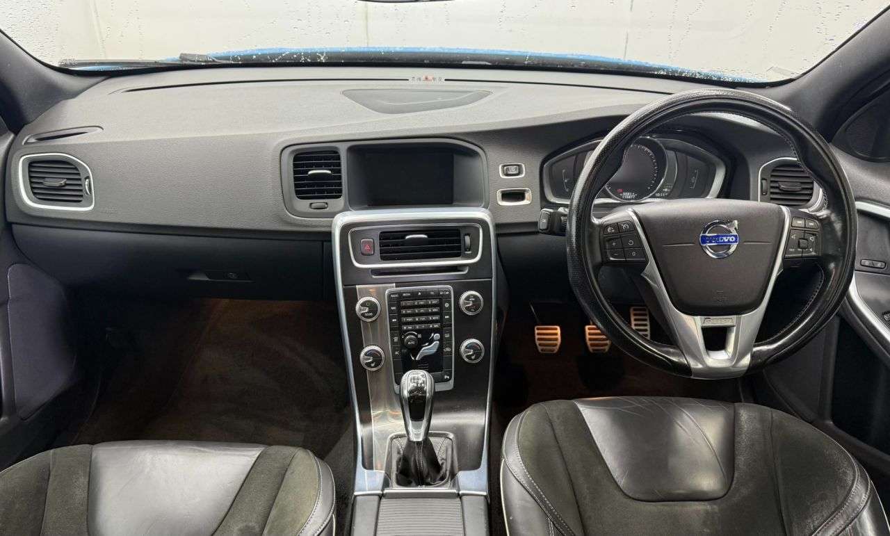 2014 VOLVO V60 2014 VOLVO V60