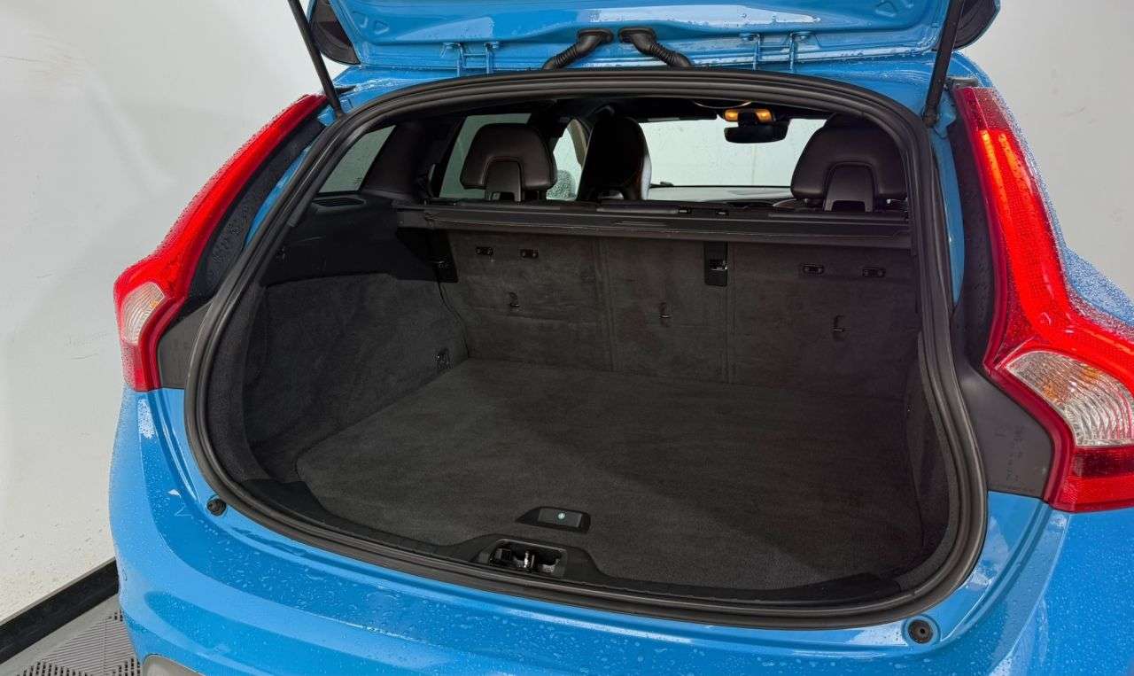 2014 VOLVO V60 2014 VOLVO V60