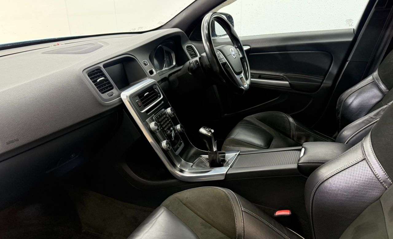 2014 VOLVO V60 2014 VOLVO V60