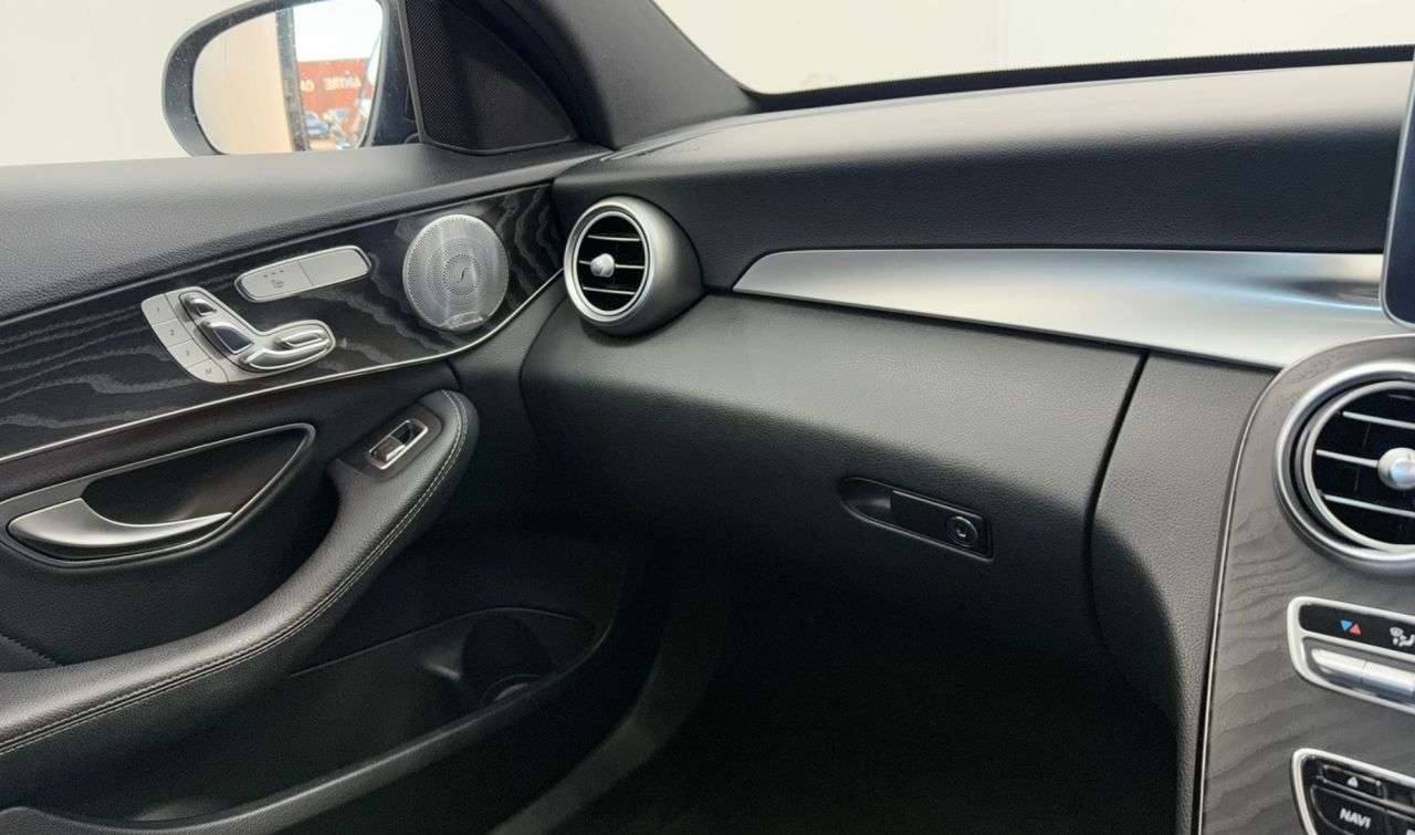 null MERCEDES-BENZ C-CLASS null MERCEDES-BENZ C-CLASS