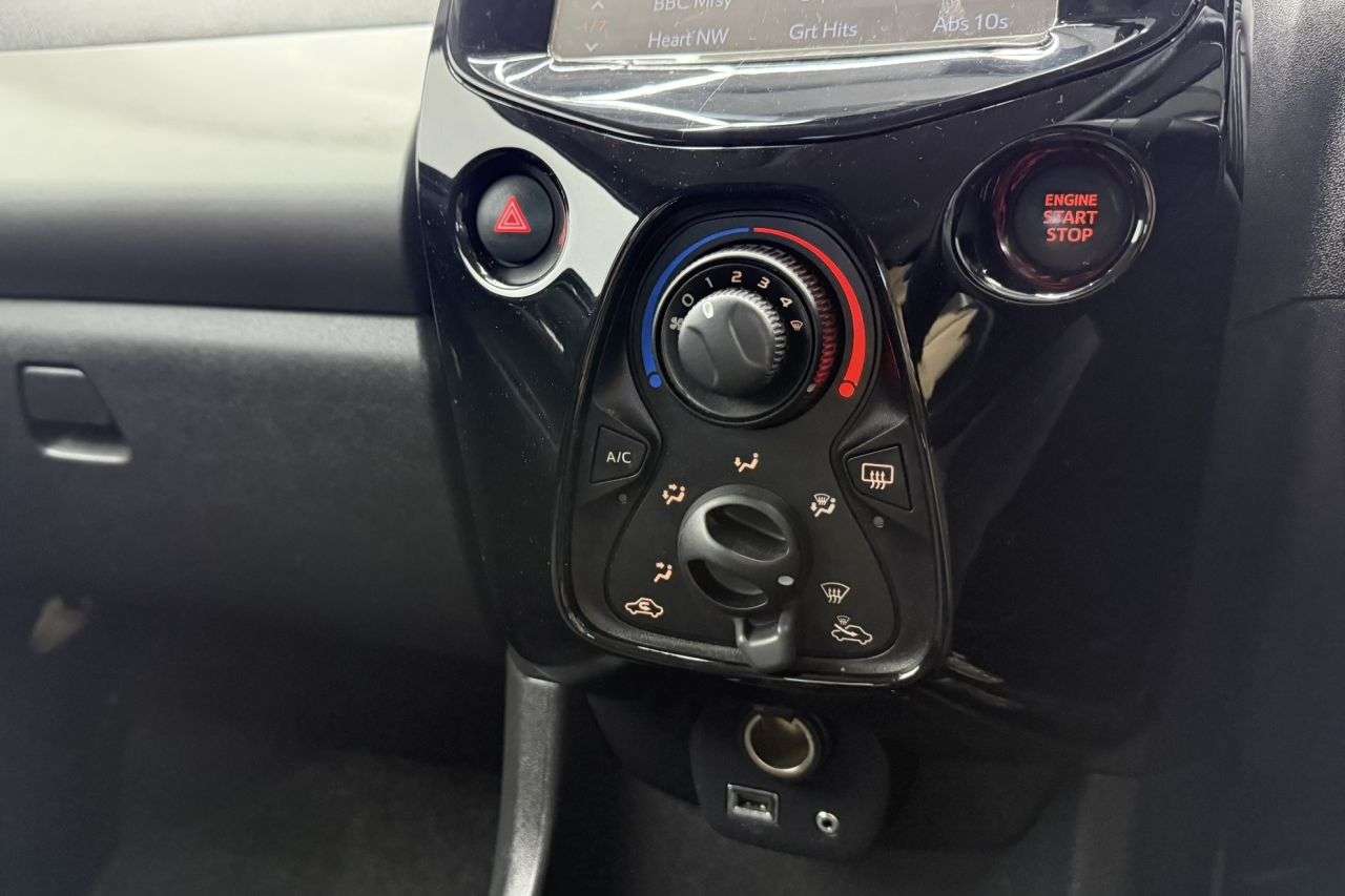 2016 PEUGEOT 108 2016 PEUGEOT 108