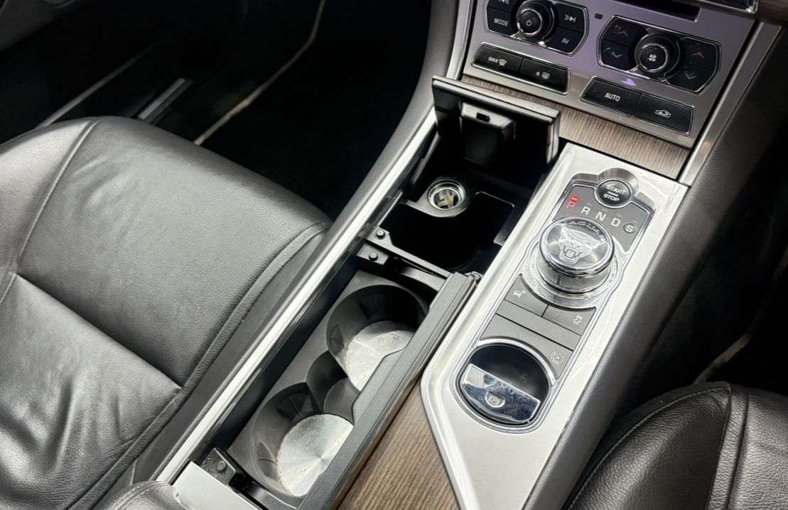 2014 JAGUAR XF 2014 JAGUAR XF