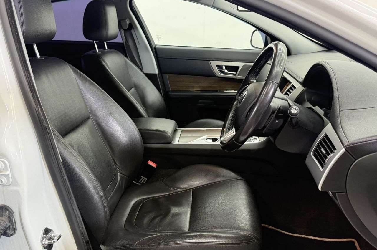 2014 JAGUAR XF 2014 JAGUAR XF