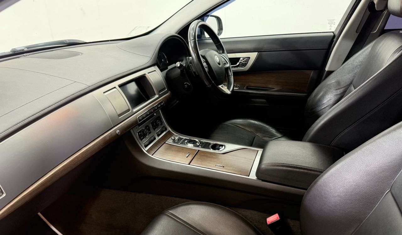 2014 JAGUAR XF 2014 JAGUAR XF