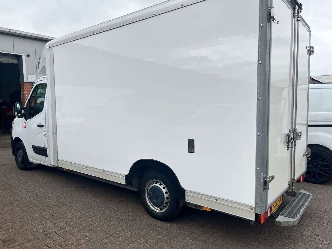 A 2022 RENAULT TRUCKS MASTER 2.3 dCi 35 Business Platform Cab RED EDITION 2dr Diesel Manual FWD LWB Euro A 2022 RENAULT TRUCKS MASTER 2.3 dCi 35 Business Platform Cab RED EDITION 2dr Diesel Manual FWD LWB Euro