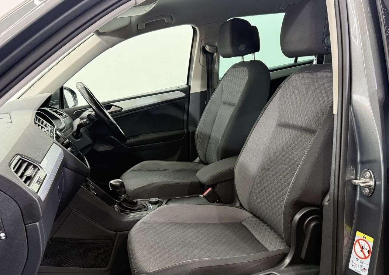 2017 VOLKSWAGEN TIGUAN 2017 VOLKSWAGEN TIGUAN