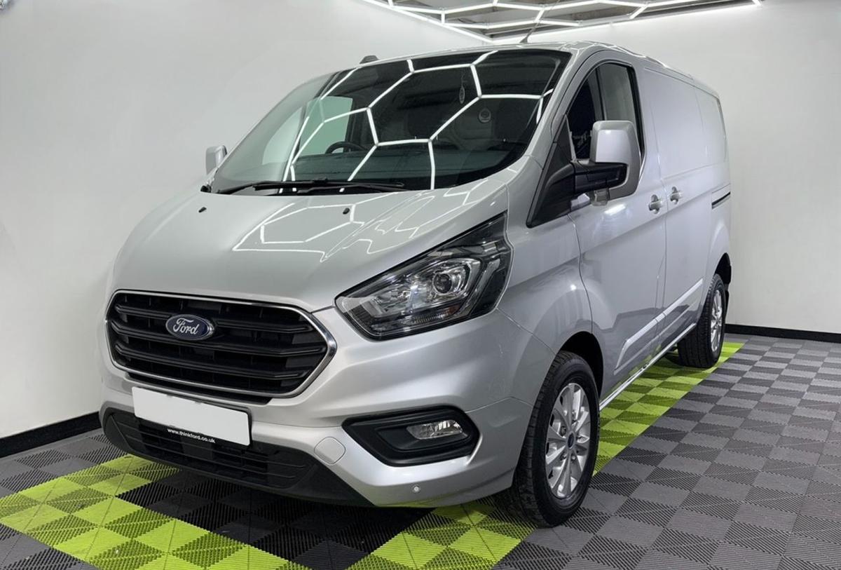 Check out this Ford Transit Custom 2021 Diesel Manual
