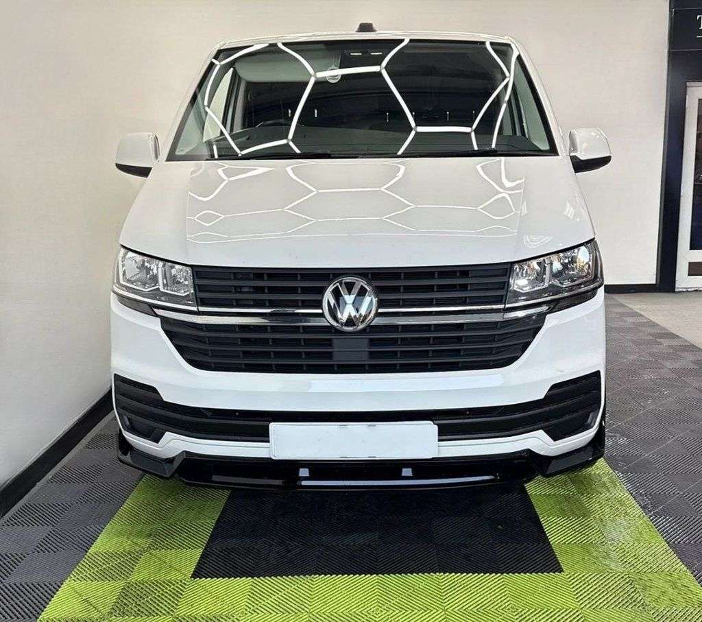 A 2021 VOLKSWAGEN TRANSPORTER 2.0 TDI T32 Startline Panel Van 5dr Diesel Manual FWD LWB Euro 6 (s/s) (110 A 2021 VOLKSWAGEN TRANSPORTER 2.0 TDI T32 Startline Panel Van 5dr Diesel Manual FWD LWB Euro 6 (s/s) (110