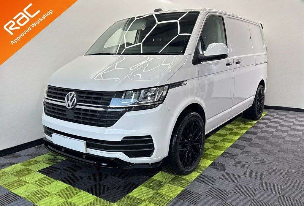 A 2021 VOLKSWAGEN TRANSPORTER 2.0 TDI T32 Startline Panel Van 5dr Diesel Manual FWD LWB Euro 6 (s/s) (110 A 2021 VOLKSWAGEN TRANSPORTER 2.0 TDI T32 Startline Panel Van 5dr Diesel Manual FWD LWB Euro 6 (s/s) (110
