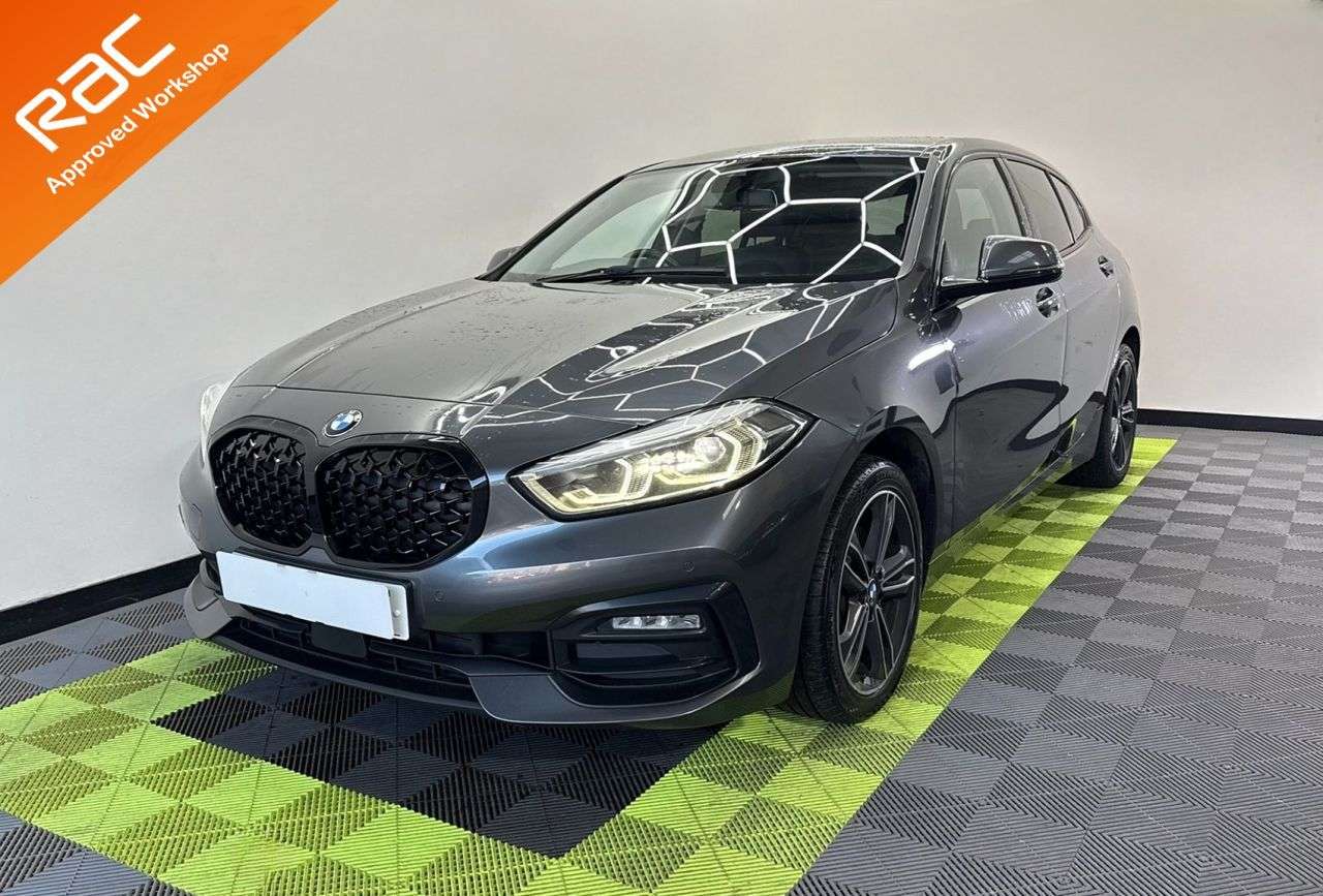 A 2019 BMW 1 SERIES 2.0 118d Sport Hatchback 5dr Diesel Auto Euro 6 (s/s) (150 ps) A 2019 BMW 1 SERIES 2.0 118d Sport Hatchback 5dr Diesel Auto Euro 6 (s/s) (150 ps)