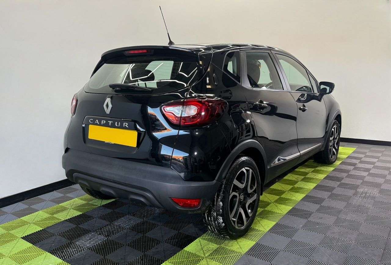 A 2018 RENAULT CAPTUR 0.9 TCe ENERGY Dynamique Nav SUV 5dr Petrol Manual Euro 6 (s/s) (90 ps) A 2018 RENAULT CAPTUR 0.9 TCe ENERGY Dynamique Nav SUV 5dr Petrol Manual Euro 6 (s/s) (90 ps)