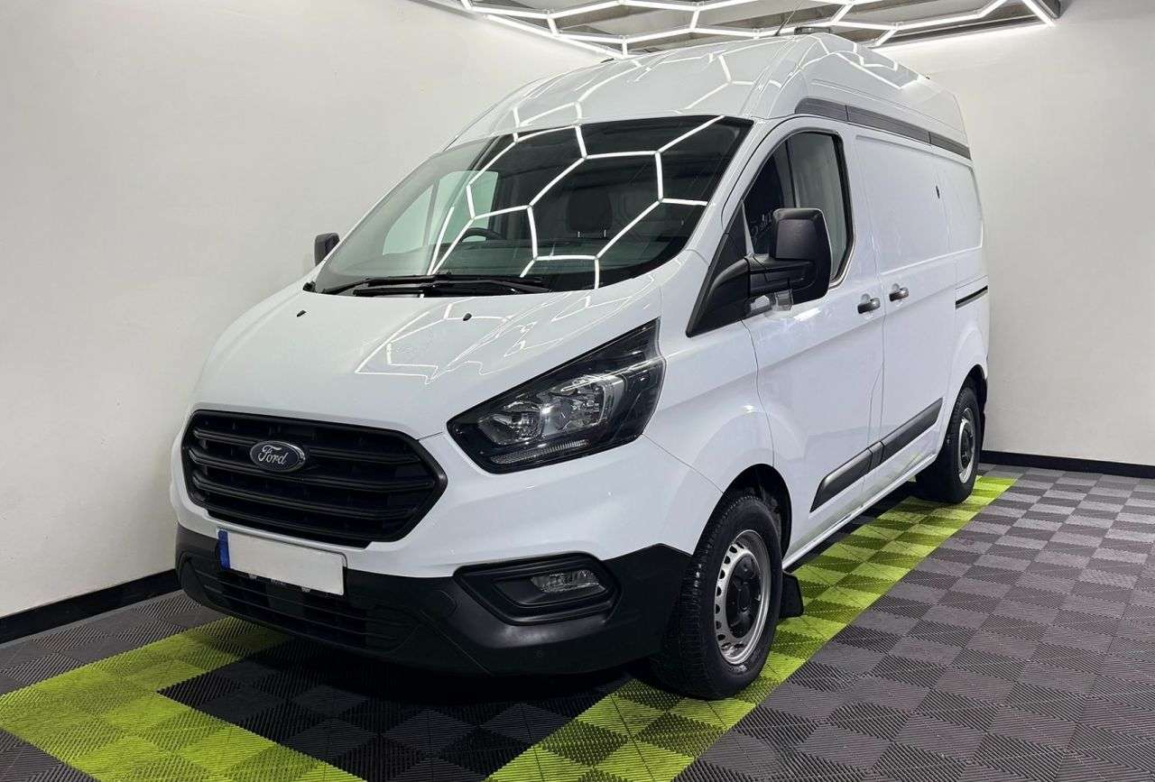 A 2019 FORD TRANSIT CUSTOM 2.0 300 EcoBlue Panel Van 5dr Diesel Manual L1 H2 Euro 6 (105 ps) A 2019 FORD TRANSIT CUSTOM 2.0 300 EcoBlue Panel Van 5dr Diesel Manual L1 H2 Euro 6 (105 ps)