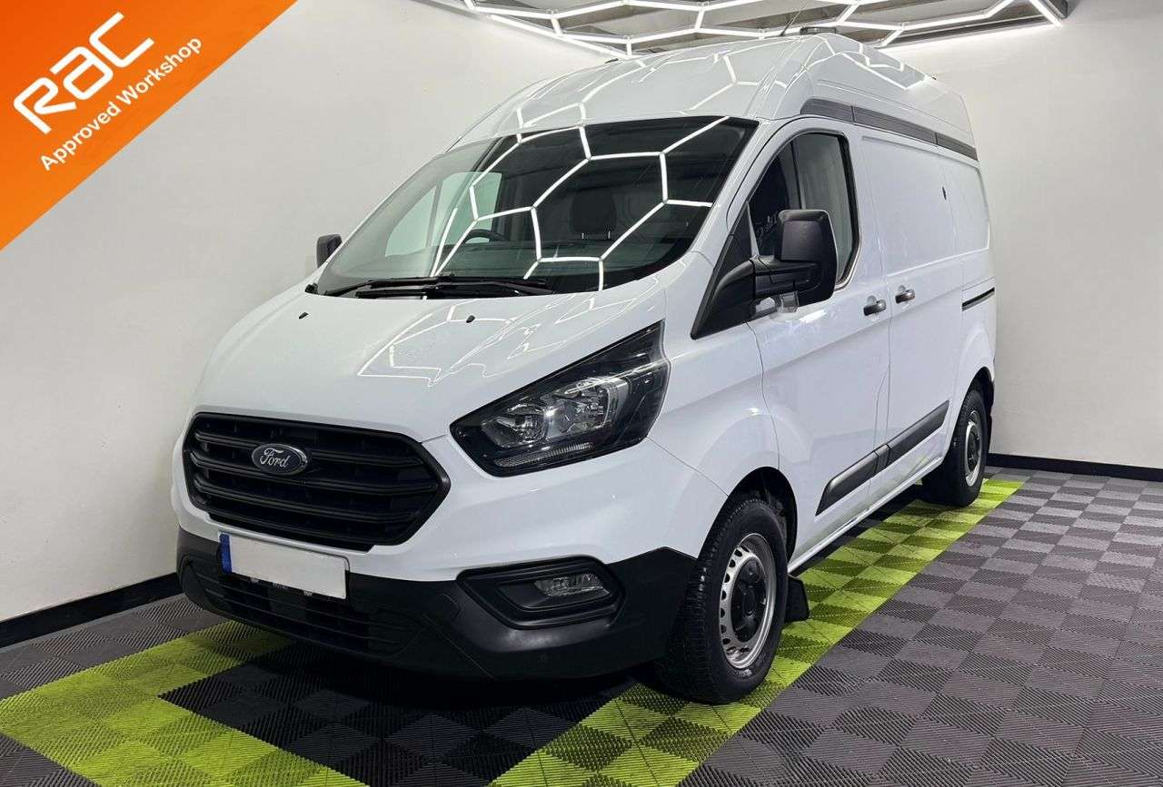 A 2019 FORD TRANSIT CUSTOM 2.0 300 EcoBlue Panel Van 5dr Diesel Manual L1 H2 Euro 6 (105 ps) A 2019 FORD TRANSIT CUSTOM 2.0 300 EcoBlue Panel Van 5dr Diesel Manual L1 H2 Euro 6 (105 ps)