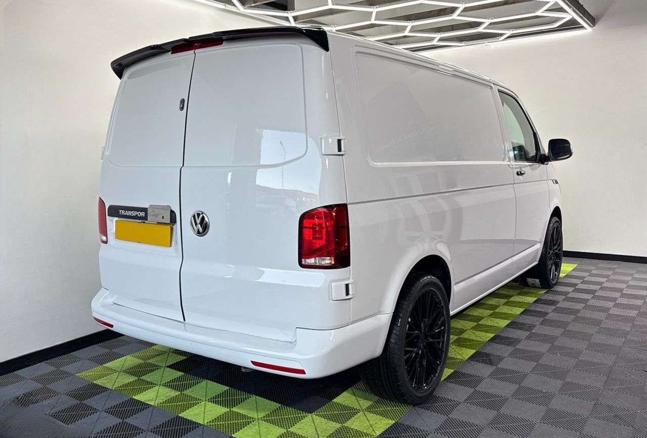 A 2020 VOLKSWAGEN TRANSPORTER 2.0 TDI T32 Startline Panel Van 5dr Diesel Manual FWD SWB Euro 6 (s/s) (110 A 2020 VOLKSWAGEN TRANSPORTER 2.0 TDI T32 Startline Panel Van 5dr Diesel Manual FWD SWB Euro 6 (s/s) (110