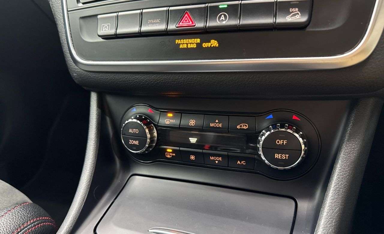 2016 MERCEDES-BENZ GLA220 2016 MERCEDES-BENZ GLA220