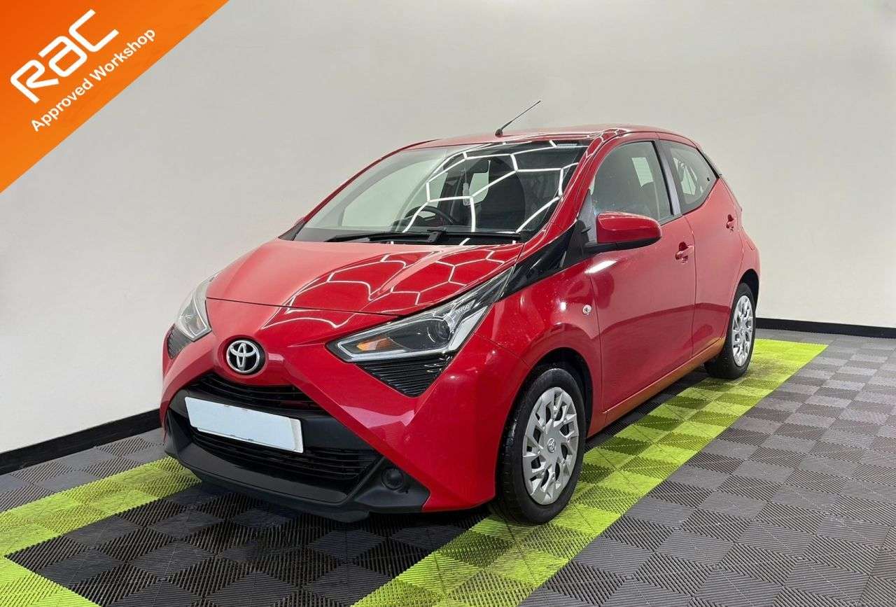 A 2019 TOYOTA AYGO 1.0 VVT-i x-play Hatchback 5dr Petrol Manual Euro 6 (71 ps) A 2019 TOYOTA AYGO 1.0 VVT-i x-play Hatchback 5dr Petrol Manual Euro 6 (71 ps)
