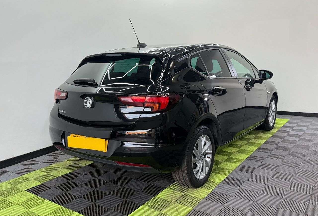 A 2020 VAUXHALL ASTRA 1.5 Turbo D Business Edition Nav Hatchback 5dr Diesel Manual Euro 6 (s/s) ( A 2020 VAUXHALL ASTRA 1.5 Turbo D Business Edition Nav Hatchback 5dr Diesel Manual Euro 6 (s/s) (