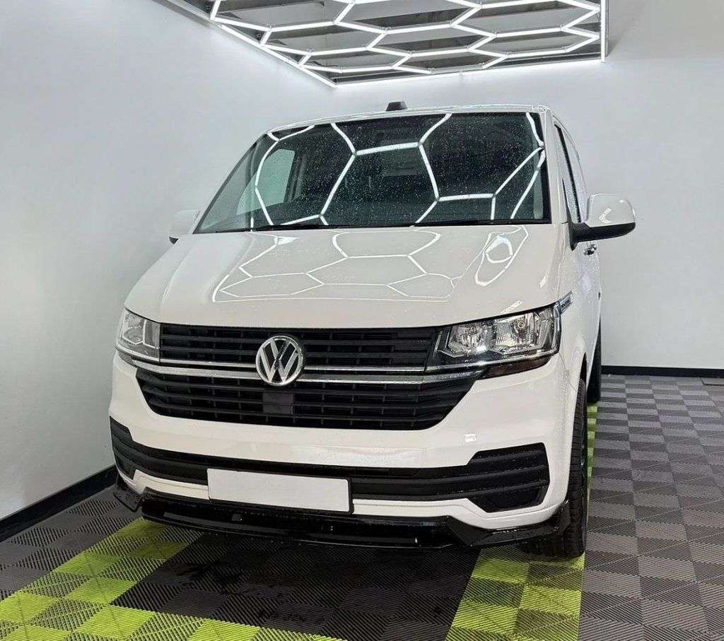 A 2019 VOLKSWAGEN TRANSPORTER 2.0 TDI T28 Startline Panel Van 5dr Diesel Manual FWD SWB Euro 6 (s/s) (102 A 2019 VOLKSWAGEN TRANSPORTER 2.0 TDI T28 Startline Panel Van 5dr Diesel Manual FWD SWB Euro 6 (s/s) (102