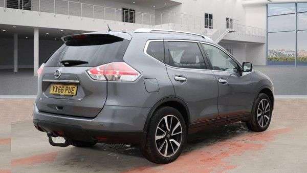 A 2017 NISSAN X-TRAIL N-VISION DCI A 2017 NISSAN X-TRAIL N-VISION DCI