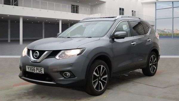 A 2017 NISSAN X-TRAIL N-VISION DCI A 2017 NISSAN X-TRAIL N-VISION DCI