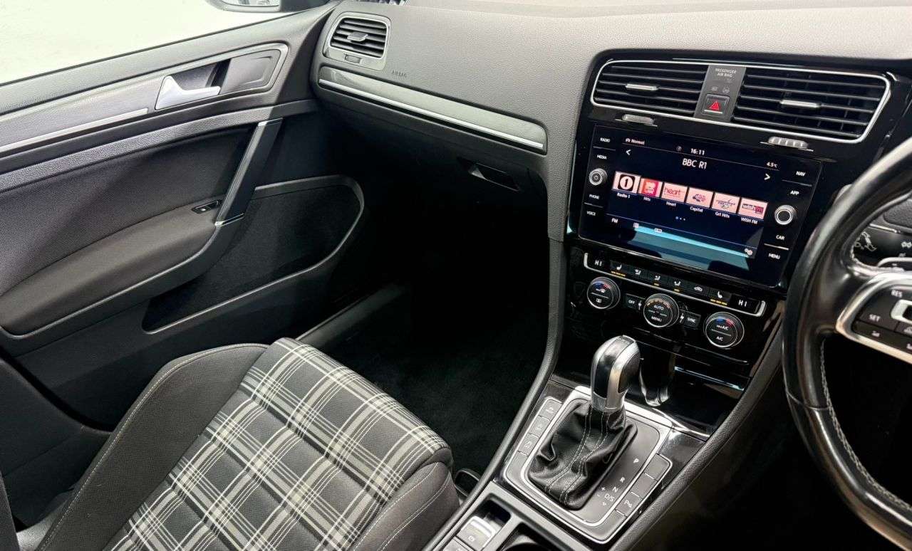 2017 VOLKSWAGEN GOLF 2017 VOLKSWAGEN GOLF