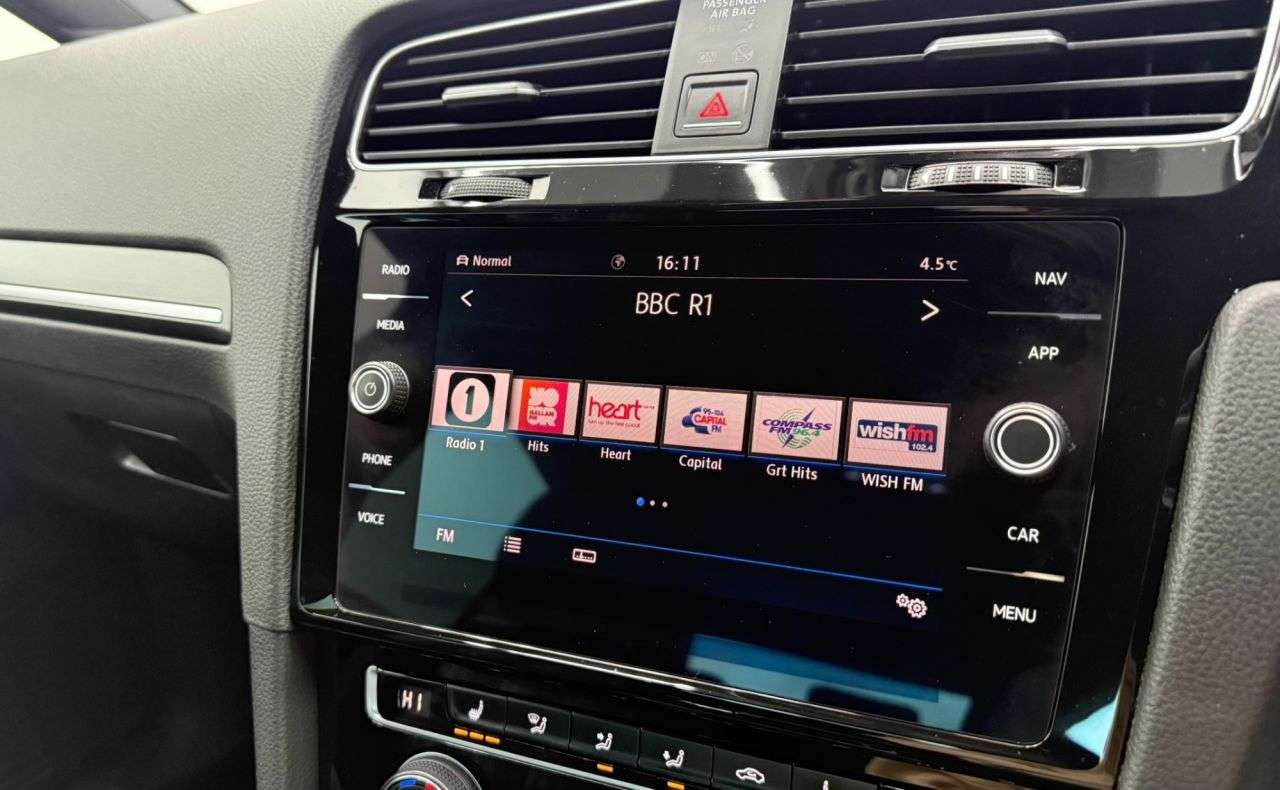 2017 VOLKSWAGEN GOLF 2017 VOLKSWAGEN GOLF