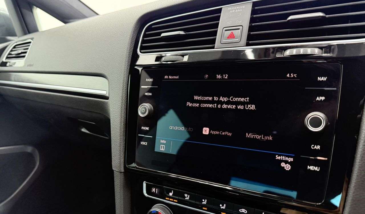 2017 VOLKSWAGEN GOLF 2017 VOLKSWAGEN GOLF